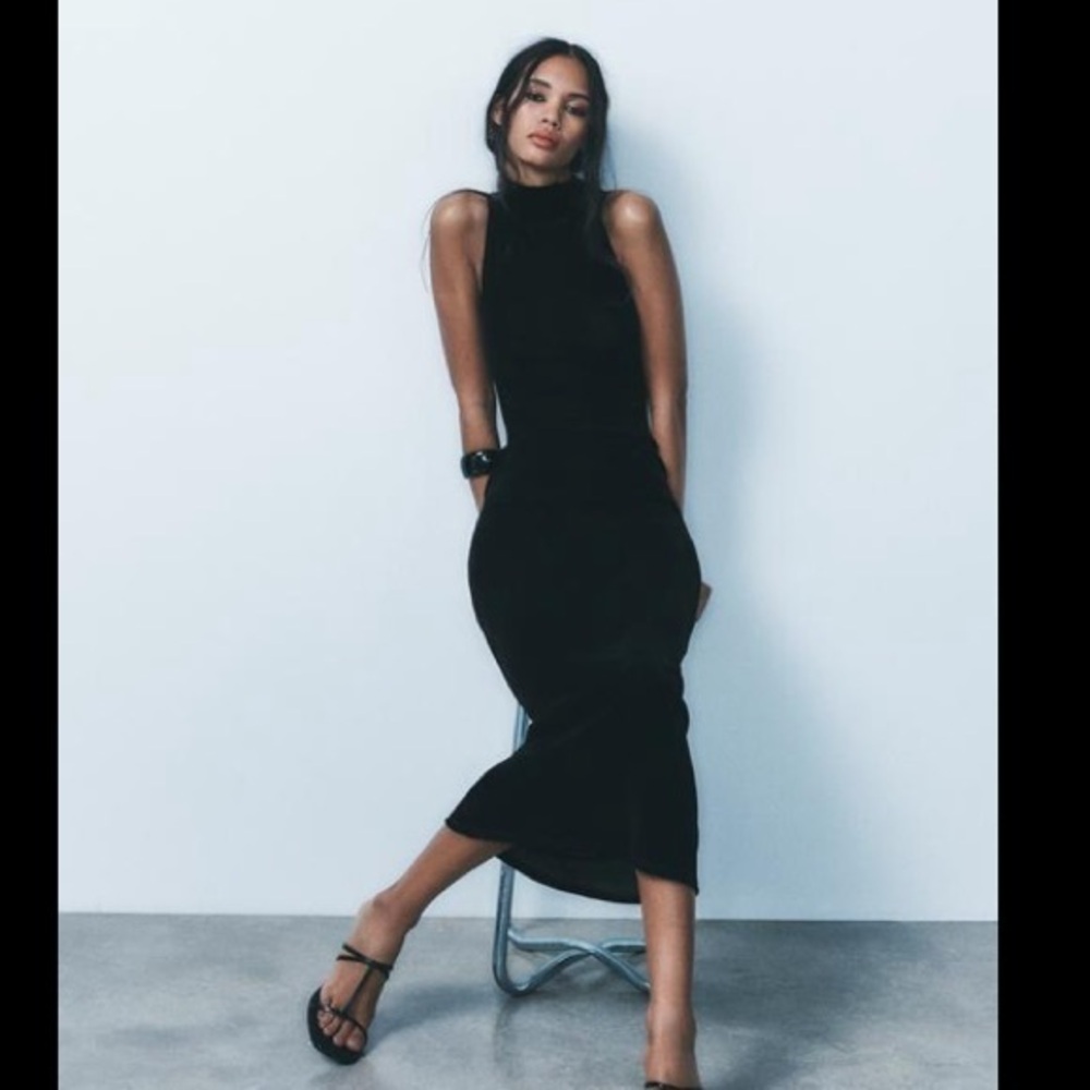 Elegant Black Sleeveless Dress